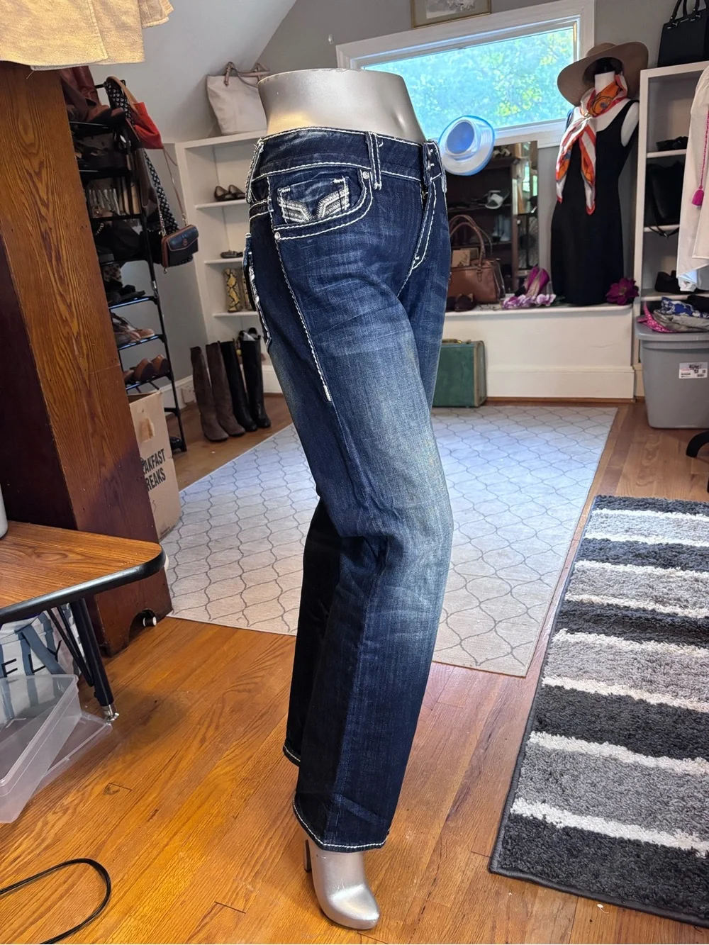 Vigoss Premium Denim Bootcut Jeans Size 32/33 Dark Wash Embellished Pocket Jeans